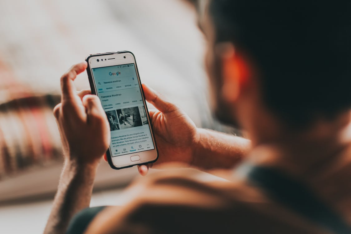 online news, digital news platforms, news consumption trends, online news sources, modern news consumption, digital journalism, news aggregator sites, online news readership, news media online, digital news habits